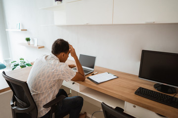 male workers get a problem that makes them stressful