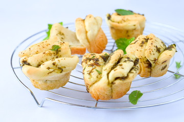 Selbstgemachte Zupfbrötchen