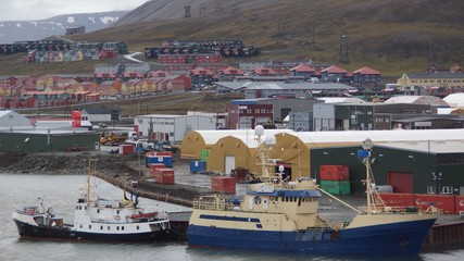 Fototapeta na wymiar longyearbyen.spitzbergen.