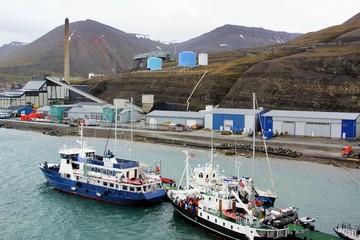 longyearbyen.spitzbergen.