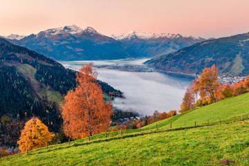 Spectacular view of Zell lake. Impressive autumn view of Austrian town - Zell am See, south of the...