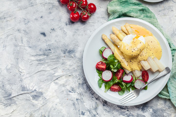 White asparagus with poached egg - 270360618