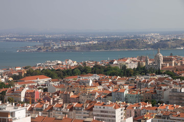 Fototapeta na wymiar Vista de um miradouro em Lisboa 