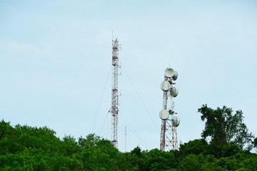 Obraz premium High pole for signal transmission. There are both wireless phone systems and microwave systems. 