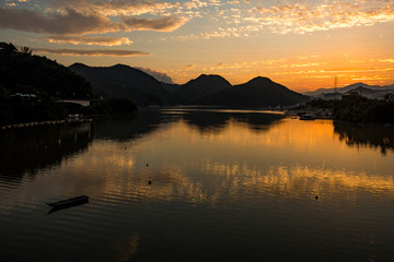 相模湖の夕焼け