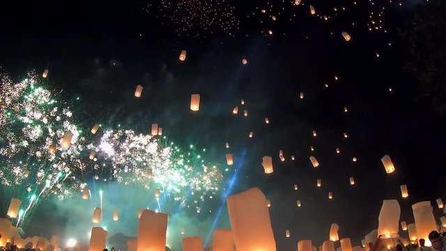 Highlight Floating lanterns and fireworks in Yee Peng Festival, Loy Krathong celebration in Chiang mai, Thailand 