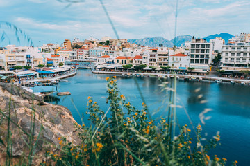 Obraz premium lake Voulismeni in Agios Nikolaos in Crete in Greece