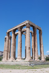 Obraz premium The ancient temple of Olympius Zeus or Olympion, near the Acropolis of Athens, Greece / May 2019. 