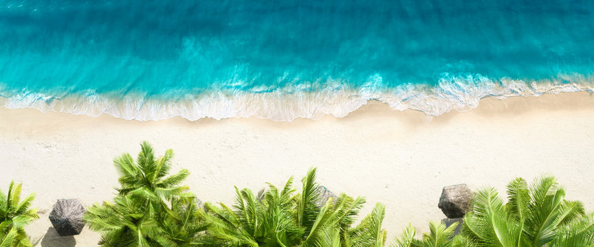 Aerial top view on sand beach © Li Ding