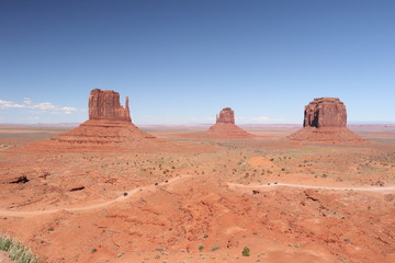 Fototapeta na wymiar paysage monument valley,état unis ,arizona