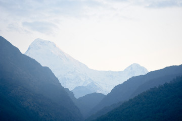 Gebirge in Nepal. Sonnenaufgang
