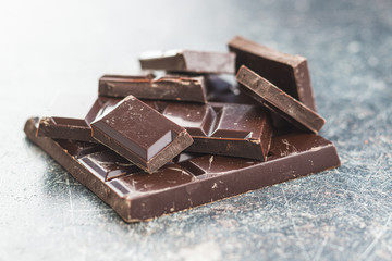 Dark chocolate bar