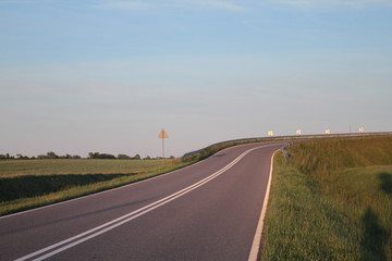 Droga nad autostradą