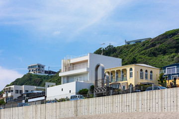 Fototapeta na wymiar (神奈川県ｰ風景)七里ヶ浜から見る丘側の風景 １