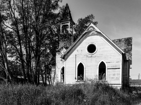 Old abandon church in Grass Valley Oregon in black and white