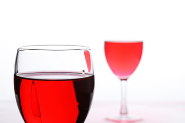 Red wine into the glass