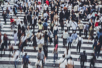 Fototapeta premium 横断歩道・人々