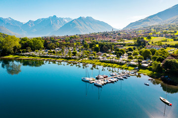 Lago di Como (IT) - Baia di Piona - vista aerea verso Colico  - obrazy, fototapety, plakaty