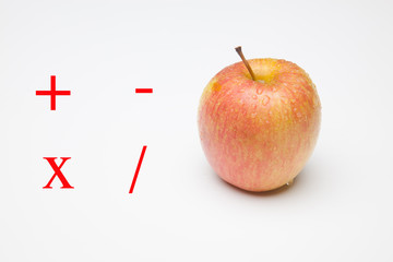 Manzana sana y saludable con dibujos y símbolos, fórmulas y otras cosas
