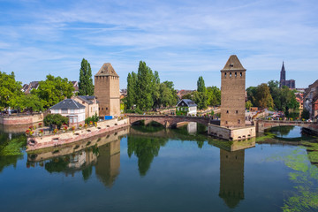 Blick auf Ponts Couverts in Strassburg/Frankreich