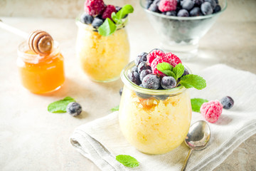 Sweet breakfast polenta with berries
