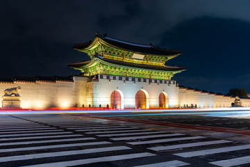 Gwanghwamun gate at Geyongbokgung Palace at night in Seoul, South Korea.