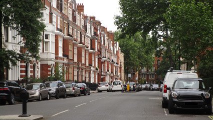 Fototapeta na wymiar Typical english street in London
