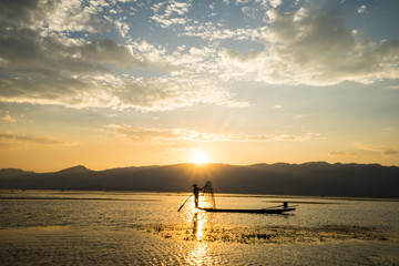 Fisherman　Inle Lake　インレー湖　漁師　 ミャンマー