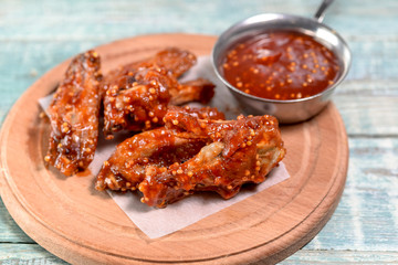 grilled chicken wings in sauce