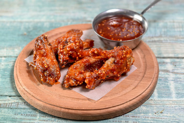 grilled chicken wings in sauce