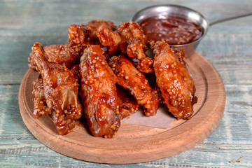 grilled chicken wings in sauce