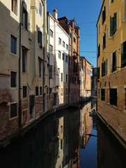 Fototapeta na wymiar Canals and buildings in Venice
