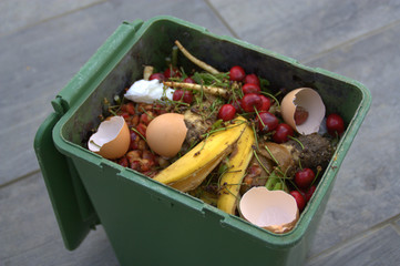 compostage de restes alimentaires de fruits et légumes