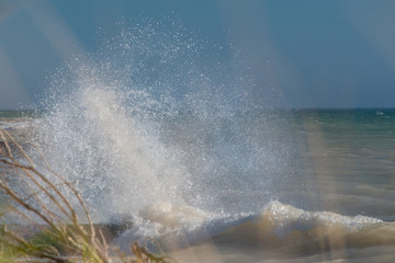 wave crashing on the beach