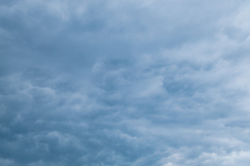 Obraz premium Fluffy clouds in the sky.