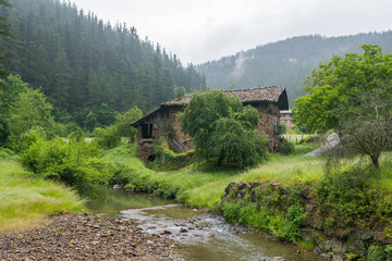 Fototapeta na wymiar traditional rural house of basque country