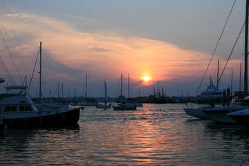Fototapeta na wymiar sunset in harbour