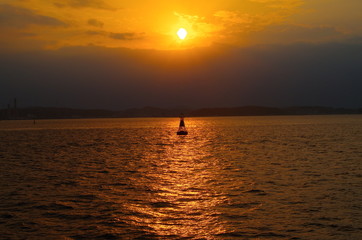 夕陽と小舟