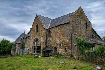 Porterie de l'abbaye de Fontaine-Daniel