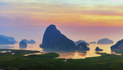 Landmark A reputation for southern Thailand's Phang Nga Bay, Phuket, Samed Nangshe, panoramic views of the beautiful morning light. 