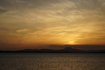 霞ヶ浦と筑波山と夕日