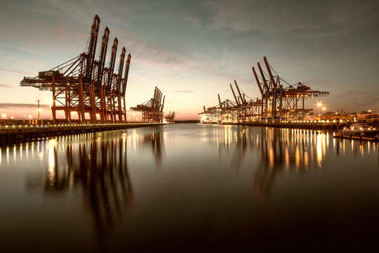 Containerhafen Burchardkai in Hamburg