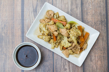 Stir fried mixed vegetables with chicken