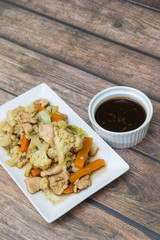 Stir fried mixed vegetables with chicken