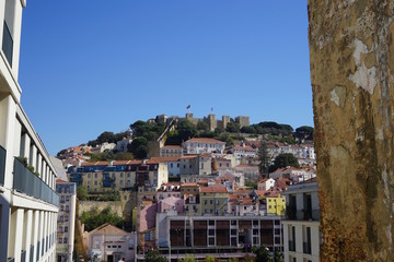 Obraz premium Blick auf die Festungsanlage von Lissabon (Castelo de São Jorge)