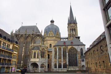 Der Dom zu Aachen, eine Sehenswürdigkeit im Westen von Deutschland