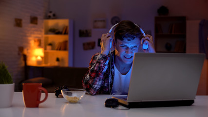 Emotional teenager reacts inadequately to video game, awkward age, addiction
