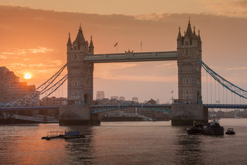 Fototapeta na wymiar Tower Bridge in the sunrise time, London, England