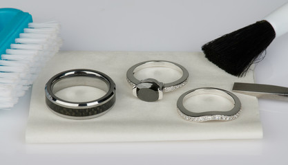Cleaning jewelry rings service