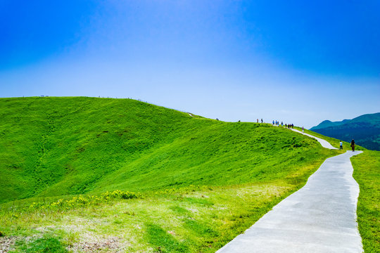 「大室山」の写真素材 | 2,603件の無料イラスト画像 | Adobe Stock